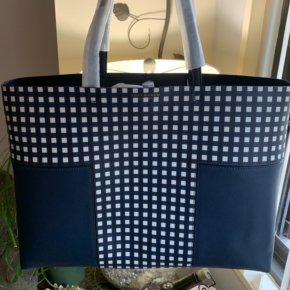 Authentic TORY BURCH T-Block leather Tote/lg zip wristlet - Picture 10 of 16